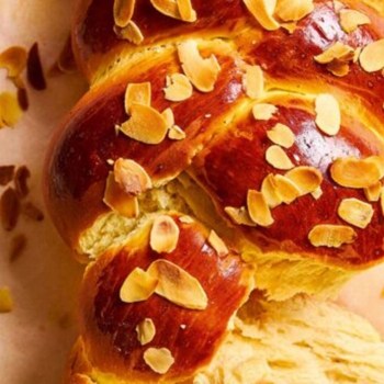 Τσουρέκι πολίτικο με μαστίχα Χίου